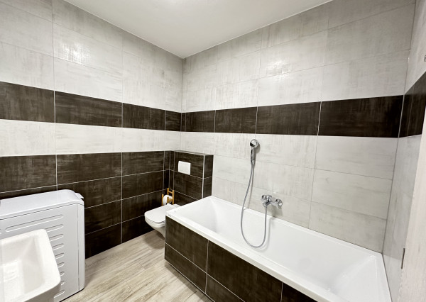 NA PREDAJ Veľkometrážny 3-izbový byt v srdci Trnavy s parkovaním a krytou terasou