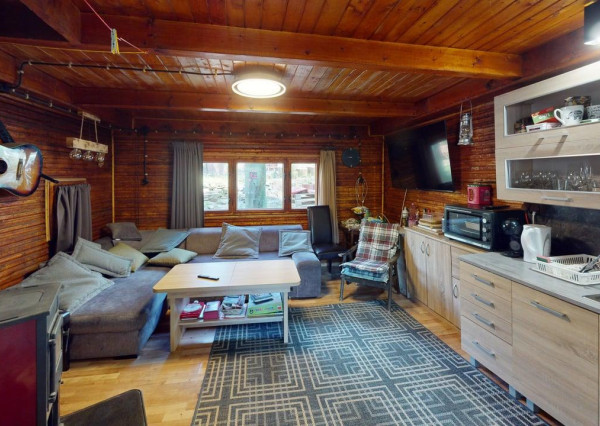 NOVÁ CENA!! REKREAČNÁ CHATA, úžitková plocha 70m2, celoročne obývateľná, JAHODNÍK, k.ú LOŠONEC, kompletná rekonštrukcia, 3D obhliadka