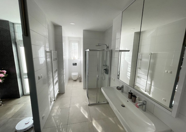 LUXUSNÝ 2 izb. byt s výmerou 4 izb. bytu, výmera aż 84m2, terasa, centrum mesta, Zelený Kríček, Trnava