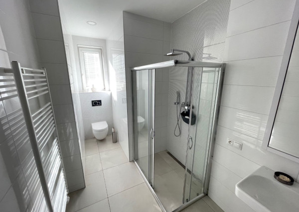 LUXUSNÝ 2 izb. byt s výmerou 4 izb. bytu, výmera aż 84m2, terasa, centrum mesta, Zelený Kríček, Trnava