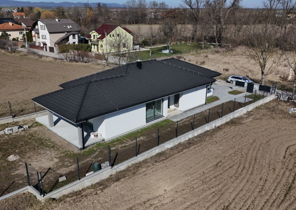 5-IZBOVÝ RODINNÉHO DOMU ČASŤ JARNÁ S VEĽKÝM POZEMKOM