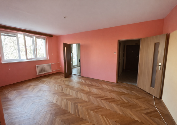 TOP LOKALITA - 3-izbový byt s loggiou a balkónom v Ružinove