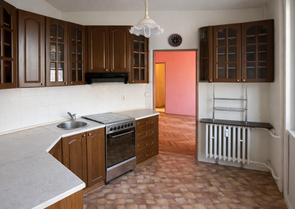 TOP LOKALITA - 3-izbový byt s loggiou a balkónom v Ružinove