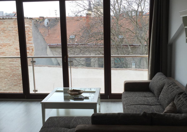 Veľmi pekný, štýlovo zariadený 2izb. byt na 3NP. v centre Trnavy - PRENÁJOM