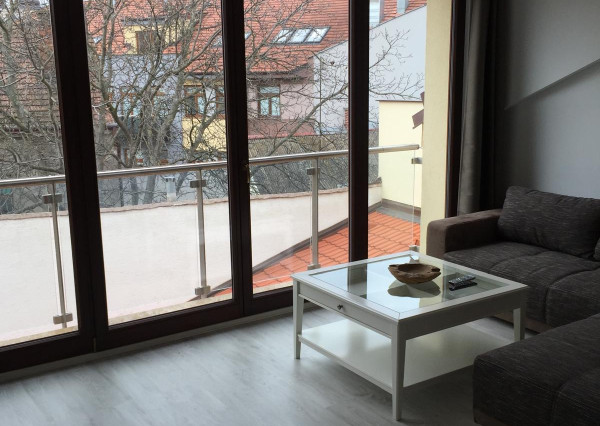 Veľmi pekný, štýlovo zariadený 2izb. byt na 3NP. v centre Trnavy - PRENÁJOM