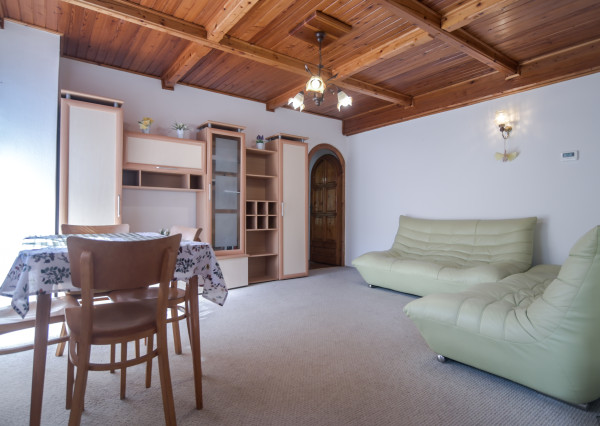 5-izbový tehlový byt s terasou v centre mesta Kapitulská ul., Trnava