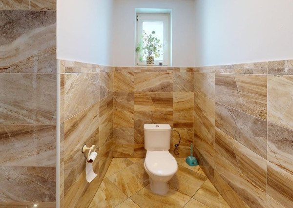 IBA U NÁS, na predaj 4 izbový rodinný dom v obci Cífer , cena 249000 eur.