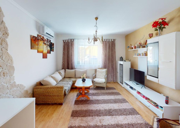 IBA U NÁS, na predaj 4 izbový rodinný dom v obci Cífer , cena 249000 eur.