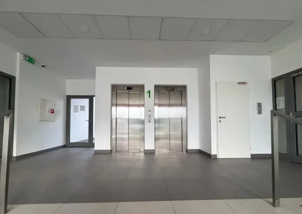 Svetlý 2-izbový byt v Ružinove s parkovacím státím