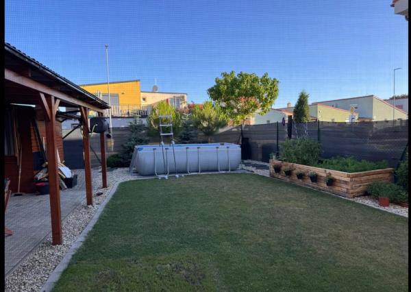 Krásny 3i byt v Bielom Kostole s parkovacím miestom a záhradou.