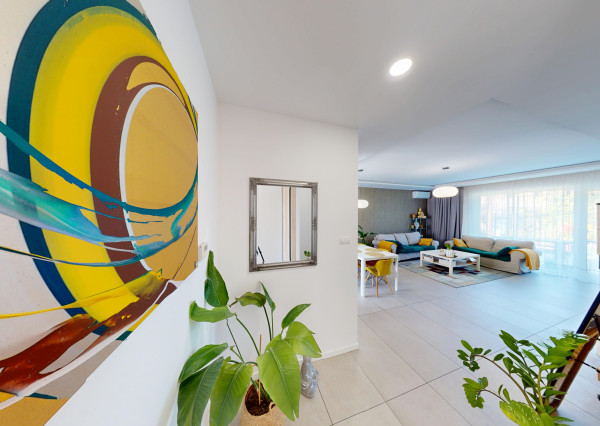 MODERNÝ 4-IZBOVÝ DOM – TICHÁ LOKALITA, KRÁSNA ZÁHRADA, NÍZKE NÁKLADY