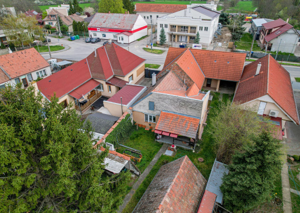 PRIESTRANNÝ 5-IZBOVÝ DOM NA VEĽKOM POZEMKU (1 142 m²) S OBROVSKÝM POTENCIÁLOM | Križovany nad Dudváhom