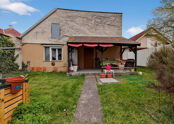 PRIESTRANNÝ 5-IZBOVÝ DOM NA VEĽKOM POZEMKU (1 142 m²) S OBROVSKÝM POTENCIÁLOM | Križovany nad Dudváhom