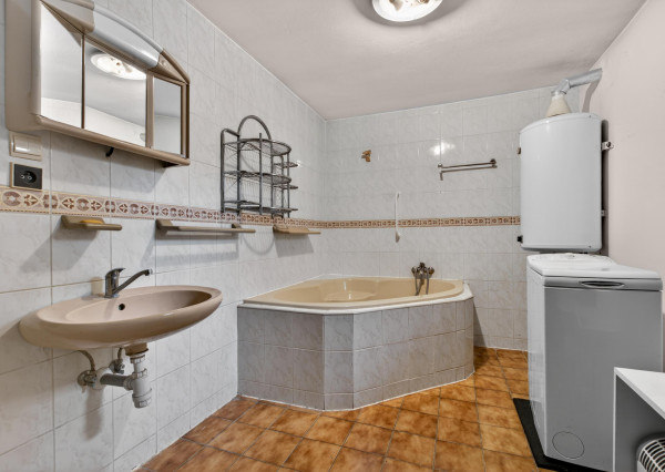 PRIESTRANNÝ 5-IZBOVÝ DOM NA VEĽKOM POZEMKU (1 142 m²) S OBROVSKÝM POTENCIÁLOM | Križovany nad Dudváhom