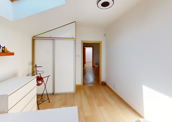 NA PREDAJ 4-izbový rodinný dom s veľkým pozemkom, wellness zónou a garážou – Suchá nad Parnou (Nové Vinohrady)