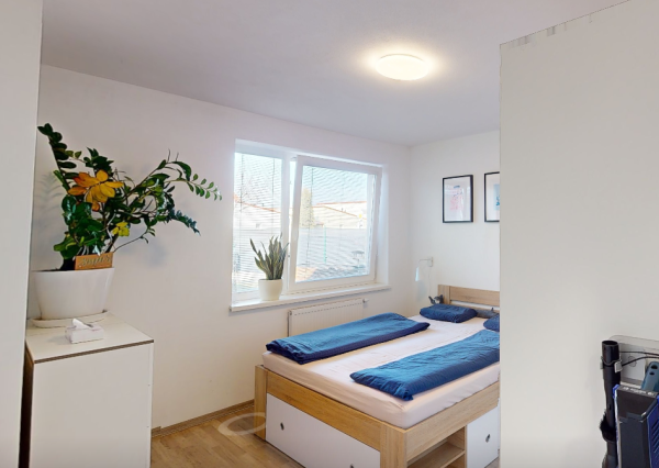 Biely Kostol  3i byt s garážou, parkovacím miestom a záhradou.