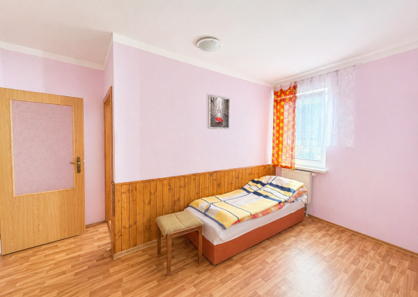 🏡NA PREDAJ-INVESTIČNÁ NEHNUTEĽNOSŤ S FUNGUJÚCIM PRENÁJMOM, Trebatice