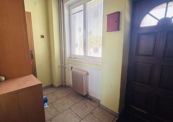 Rodinný dom s veľkým pozemkom a potokom, Zvončín