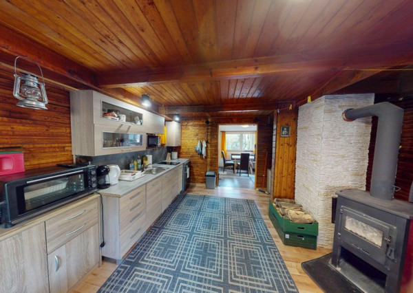 EXKLUZÍVNE !! REKREAČNÁ CHATA, úžitková plocha 70m2, celoročne obývateľná, JAHODNÍK, k.ú LOŠONEC, kompletná rekonštrukcia, 3D obhliadka