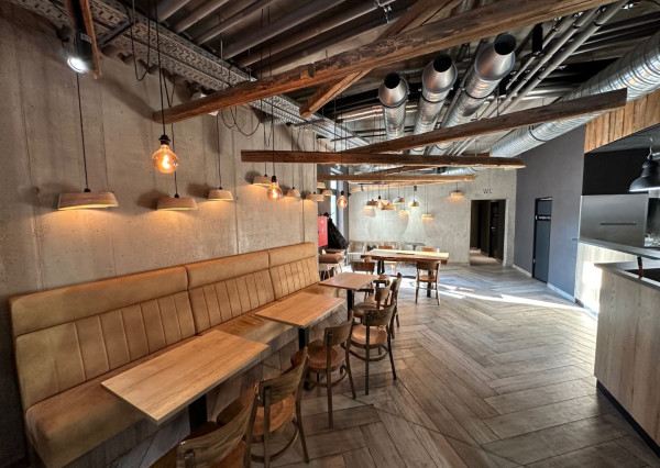 KRÁSNE PRIESTORY, výmera 162,22m2, reštaurácia-bar(alebo iné využitie)  Trnava, ul. Štefánikova