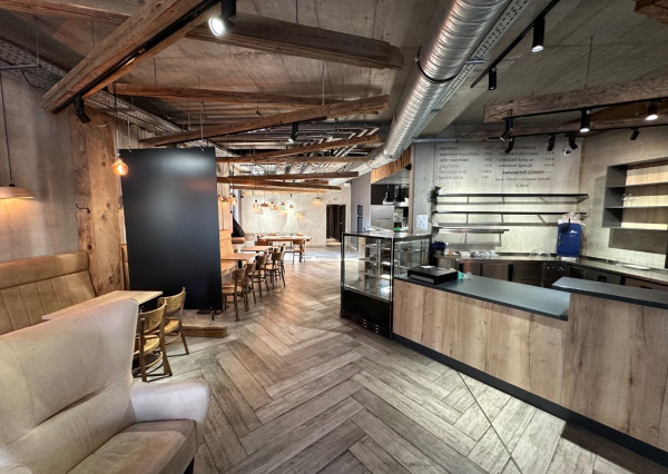 KRÁSNE PRIESTORY, výmera 162,22m2, reštaurácia-bar(alebo iné využitie)  Trnava, ul. Štefánikova