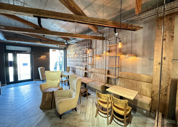 KRÁSNE PRIESTORY, výmera 162,22m2, reštaurácia-bar(alebo iné využitie)  Trnava, ul. Štefánikova