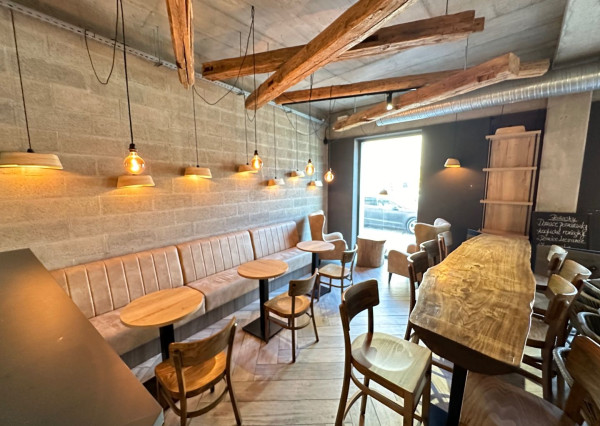KRÁSNE PRIESTORY, výmera 162,22m2, reštaurácia-bar(alebo iné využitie)  Trnava, ul. Štefánikova