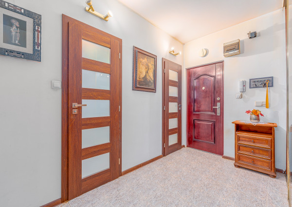 VEĽKÝ  3i byt, výmera až 84m2, balkón, + 20m2 pivnica, tichá lok. plná zelene, Piešťany.