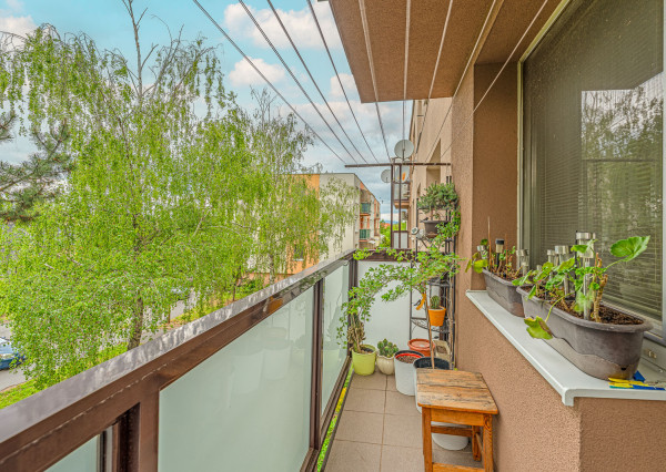 VEĽKÝ  3i byt, výmera až 84m2, balkón, + 20m2 pivnica, tichá lok. plná zelene, Piešťany.