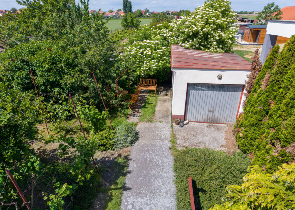 Exkluzívne!!! Na predaj veľkorysý slnečný stavebný pozemok výmera až 4092m2, šírka 18m, Šúrovce,