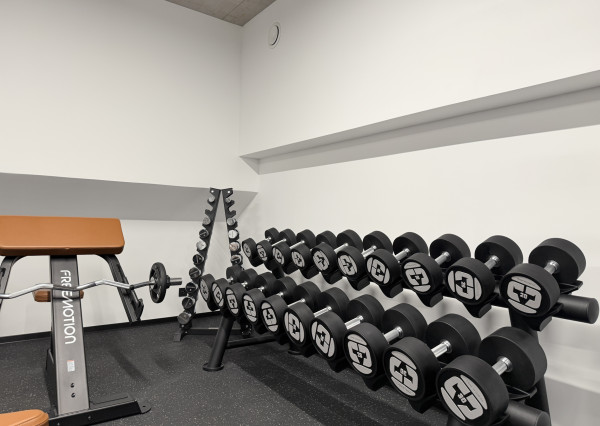 4-IZBOVÝ BYT V CENTRE TRNAVY ! Moderné mestské bývanie s fitness