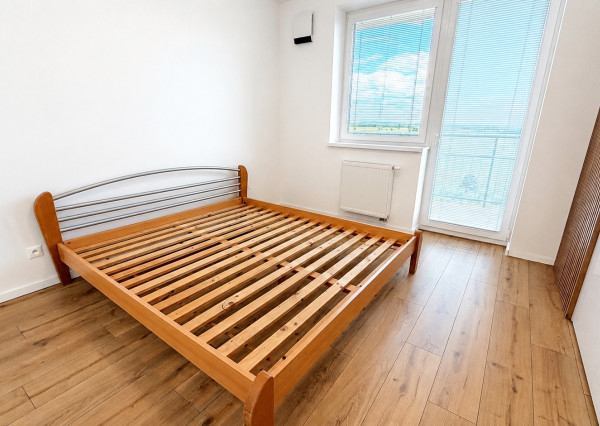 Moderný 2-izbový byt s balkónom a parkovacím miestom v lokalite Zavar