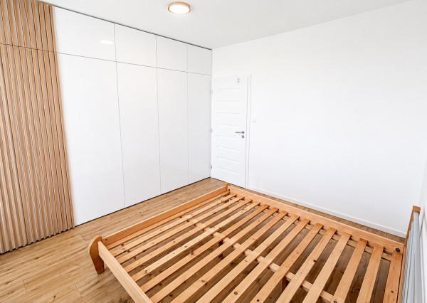 Moderný 2-izbový byt s balkónom a parkovacím miestom v lokalite Zavar