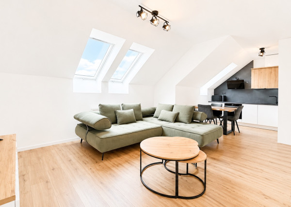 Moderný 2-izbový byt s balkónom a parkovacím miestom v lokalite Zavar