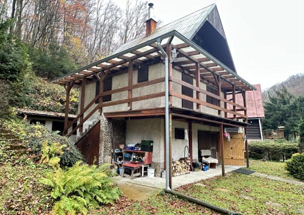 REKREAČNÁ CHATA NA PREDAJ, úžitková plocha 90m2, vlastný pozemok 600m2, celoročne obývateľná, BUKOVÁ, Sokolské chaty, TREBA VIDIEŤ!!!