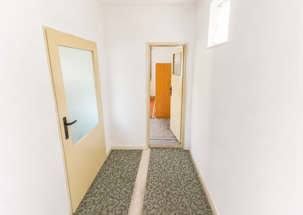 PREDAJ Rodinný dom s veľkým pozemkom v obci Štefanov – ideálny na bývanie aj rekonštrukciu