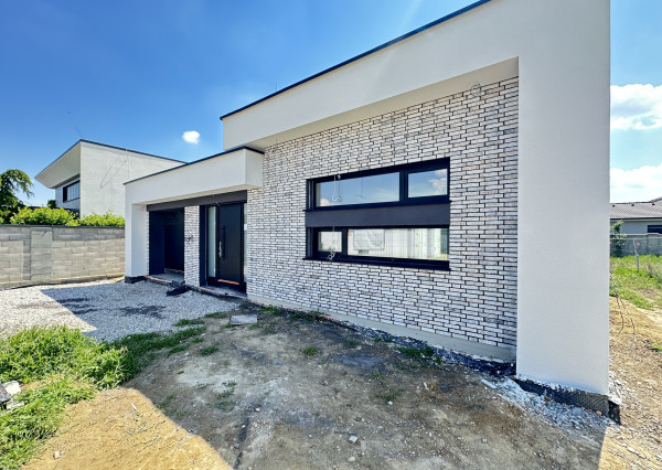 Moderná novostavba RD, pozemok 600m2, zastavaná plocha 179m2, garáž