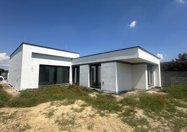 Moderná novostavba RD, pozemok 600m2, zastavaná plocha 179m2, garáž
