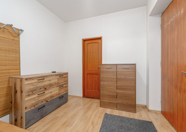 4-izbový rodinný dom na predaj, Trnava – Kopánka (Pekné pole), zariadený, s átriom a terasou