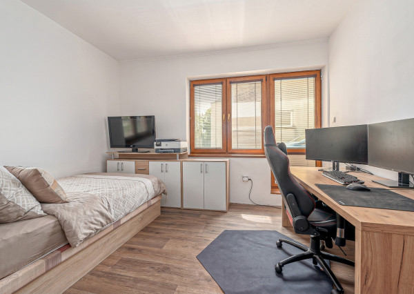 4-izbový rodinný dom na predaj, Trnava – Kopánka (Pekné pole), zariadený, s átriom a terasou