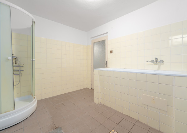 4-izbový rodinný dom na predaj, Trnava – Kopánka (Pekné pole), zariadený, s átriom a terasou