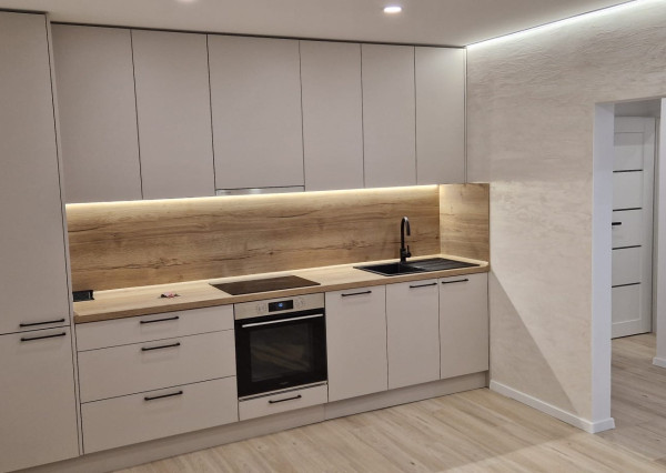 Na predaj 3.izb. byt, 64,5m2, loggia + GARÁŽ vo dvore, kompletná rekonštrukcia