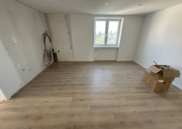 Na predaj 3.izb. byt, 64,5m2, loggia + GARÁŽ vo dvore, kompletná rekonštrukcia