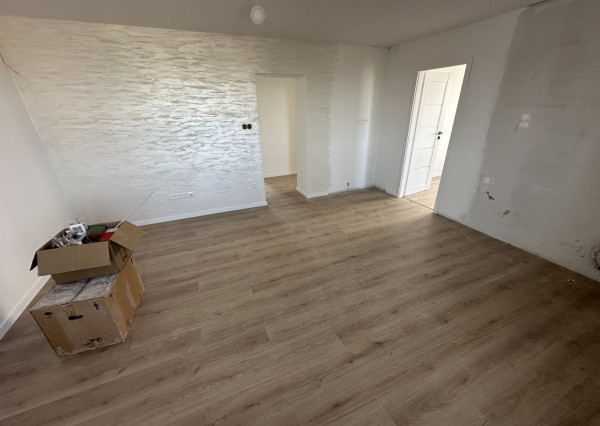 Na predaj 3.izb. byt, 64,5m2, loggia + GARÁŽ vo dvore, kompletná rekonštrukcia