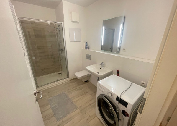 VAHOreal* 2 izb. byt, loggia, park. státie, pivnica,  Novomestská ul. Trnava