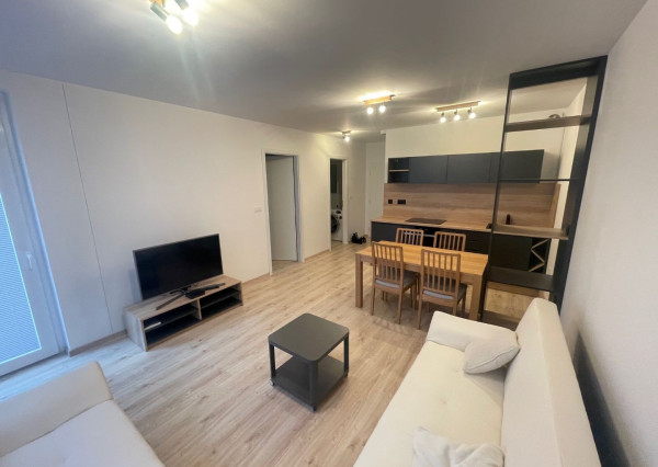 VAHOreal* 2 izb. byt, loggia, park. státie, pivnica,  Novomestská ul. Trnava