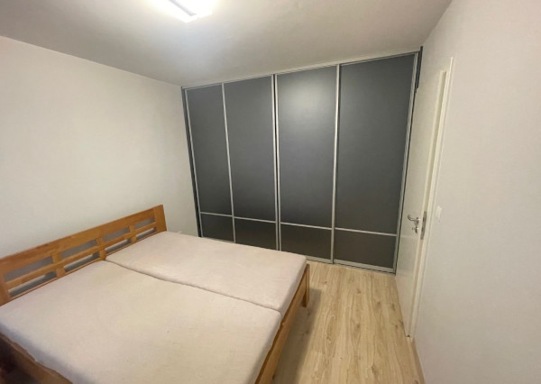 VAHOreal* 2 izb. byt, loggia, park. státie, pivnica,  Novomestská ul. Trnava