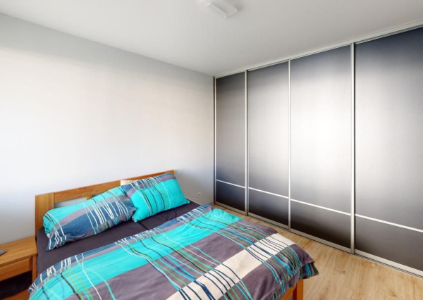 VAHOreal* 2 izb. byt, loggia, park. státie, pivnica,  Novomestská ul. Trnava