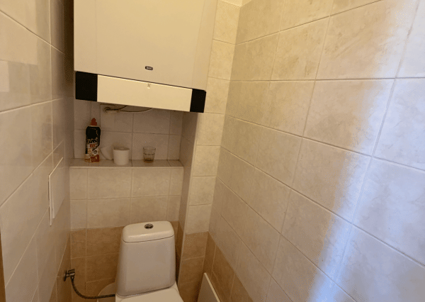 Zariadený 2-izb. byt, záhrada 275m2, 2x park. miesta, Biely Kostol