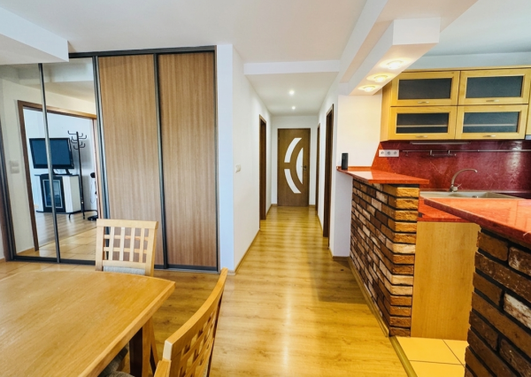 Na prenájom: 4-izbový byt (100 m²) s dvoma loggiami na Vajanského ulici v Trnave